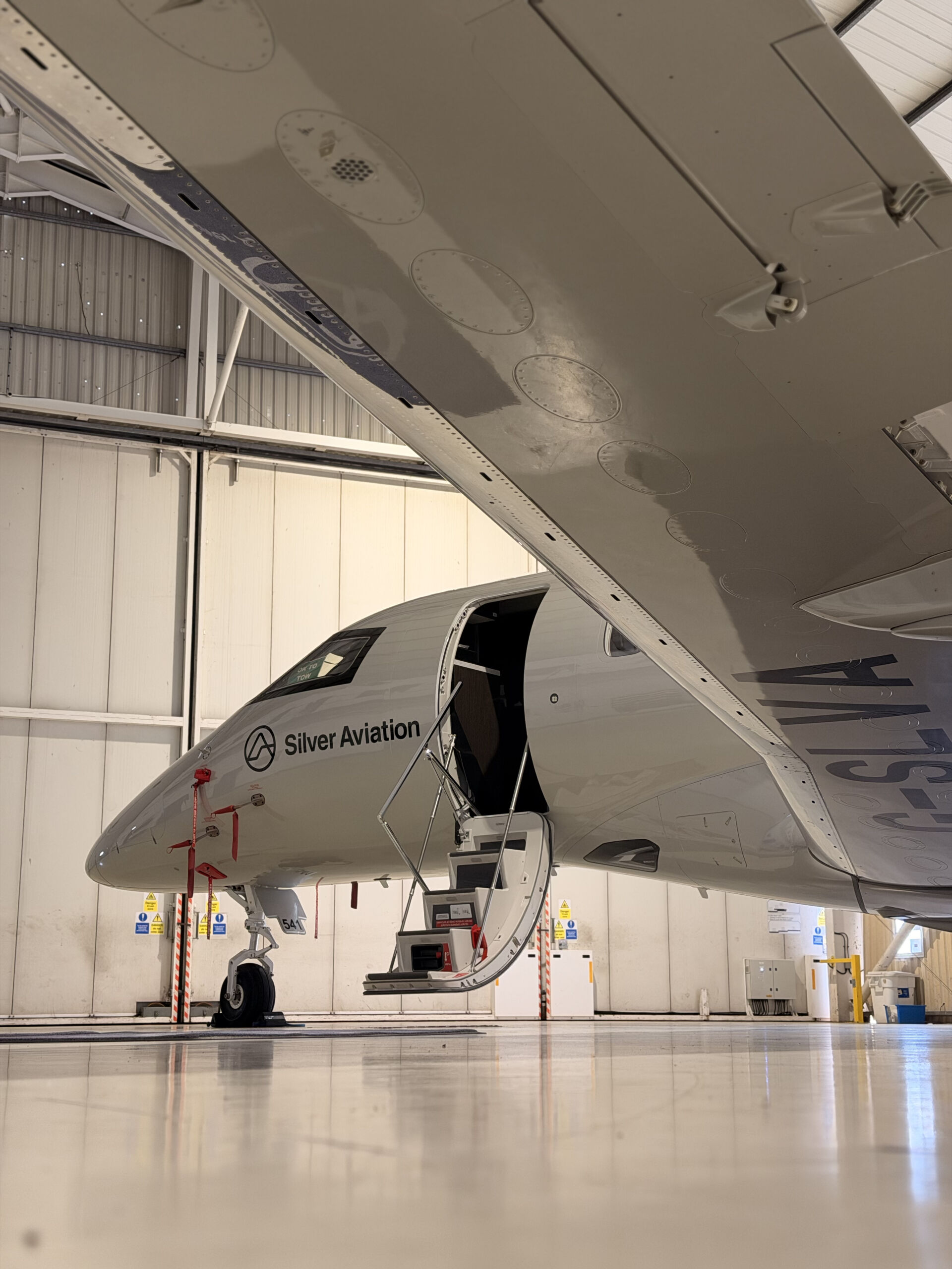 Aircraft exterior cleaning and presentation finish by Aero Valet