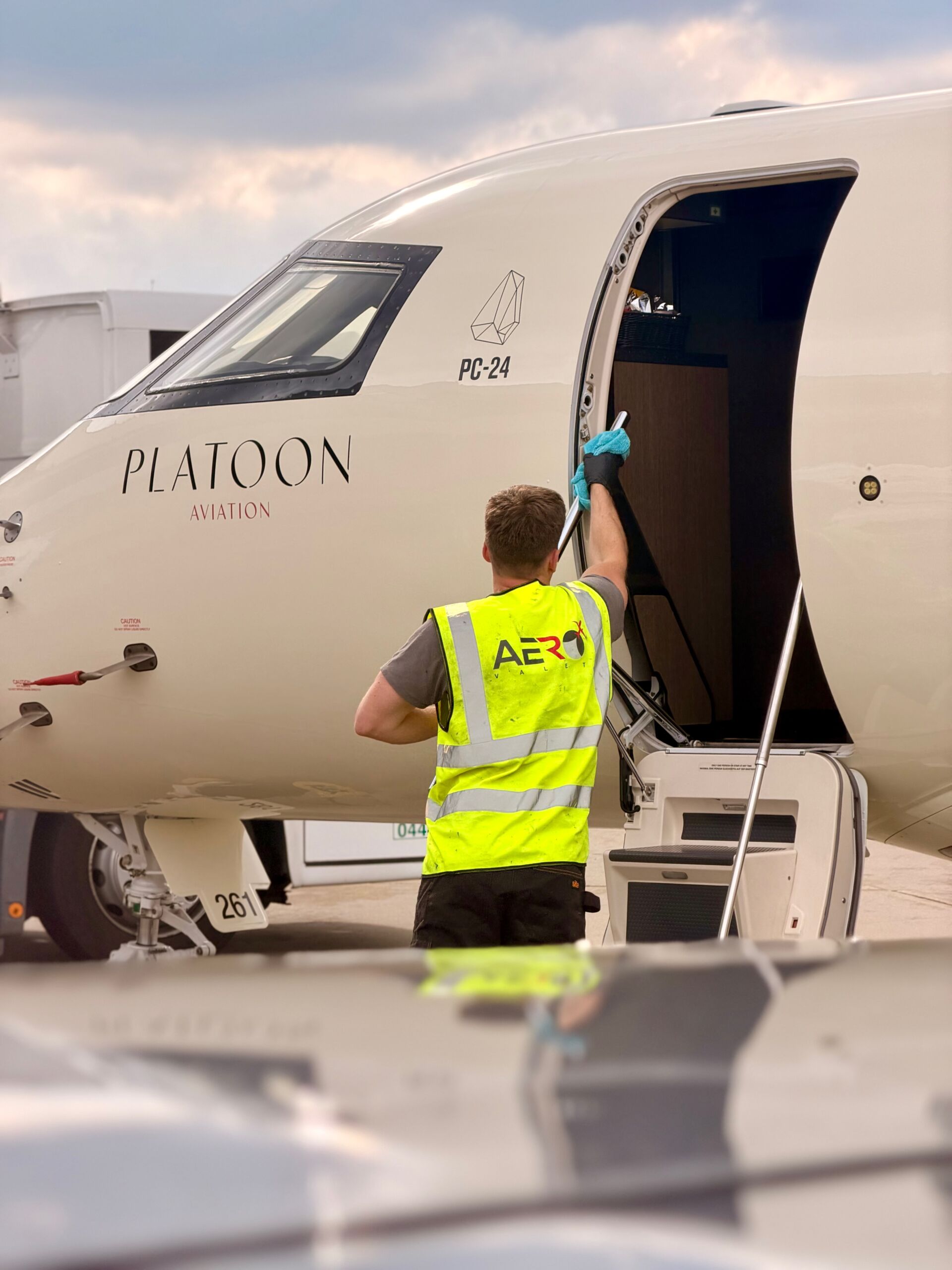 Aero Valet aircraft exterior cleaning